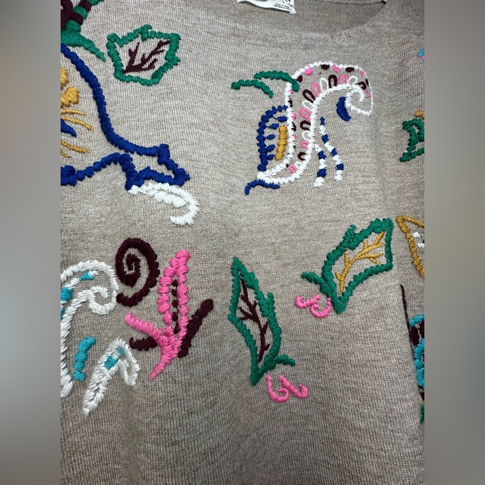 Anthropologie Embroidered Sweater  in Beige Size Large - Picture 12 of 17